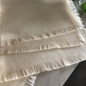 SET OF 4 BEAUTIFUL CREAM COLORED PLACEMATS WITH FRINGE NWOT